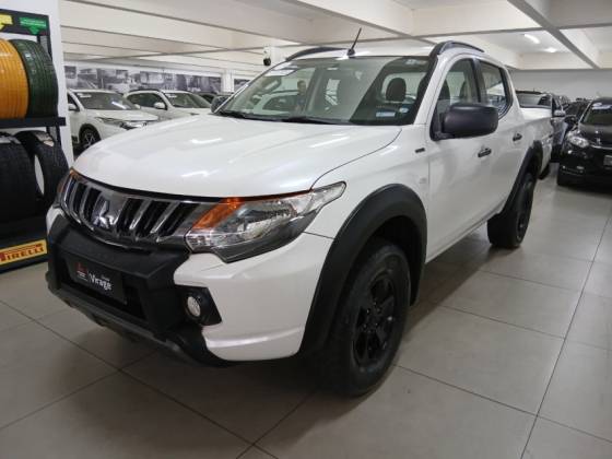 MITSUBISHI L200 TRITON 2.4 16V TURBO DIESEL OUTDOOR GLS CD 4X4 AUTOMÁTICO